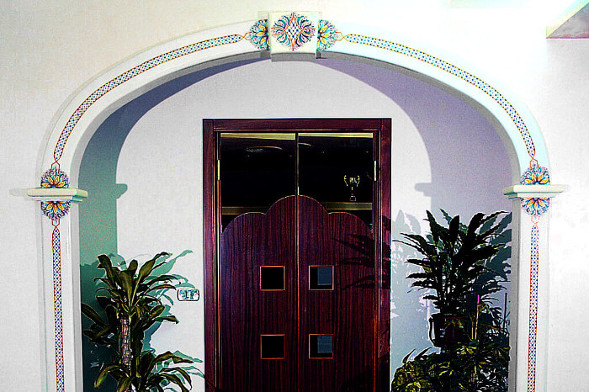 arcata-pietra-lavica-decorata